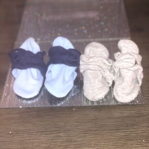 Zutano baby booties 2 pairs 6mths never worn